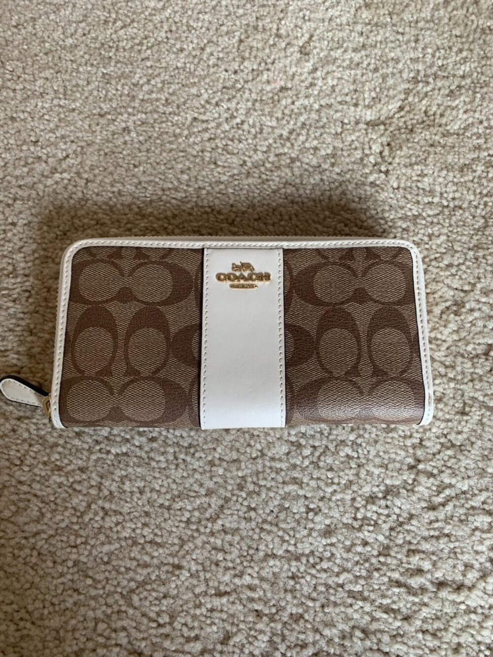 Coach Signature Leather Zip Wallet, Style F54630, Khaki/Chalk, OS NWT